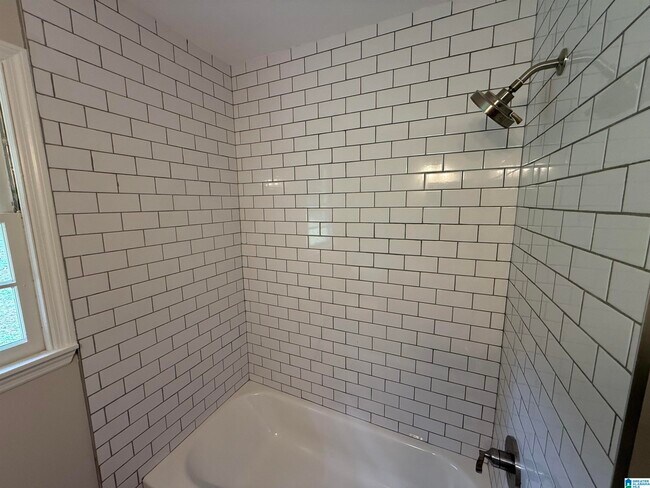 Building Photo - 2224 5th St NE