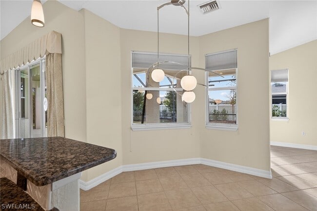 Building Photo - 25080 Divot Dr