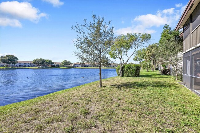 Building Photo - 9866 Nob Hill Ct