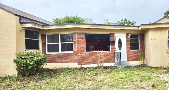 Building Photo - 2325 Johnson St