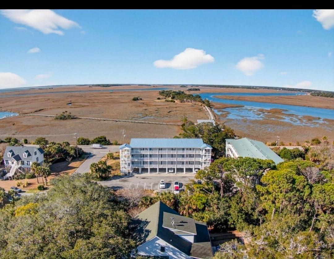 Building Photo - 2262 Folly Rd