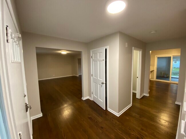 Building Photo - 1332 Culpepper Dr