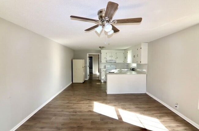 Building Photo - Cozy Duplex in Kannapolis