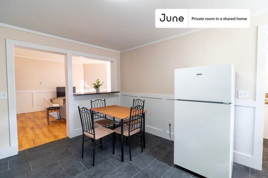 Building Photo - Room in Shared 7 bed/2 bath home in Allston