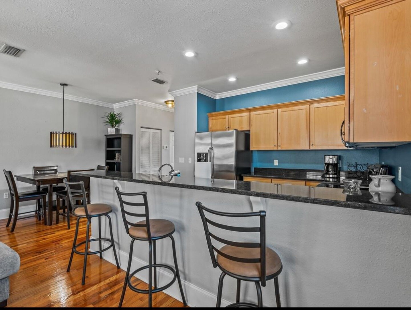 Building Photo - 415 Saint Francis St