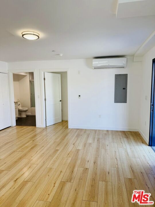 Building Photo - 246 Catalina St