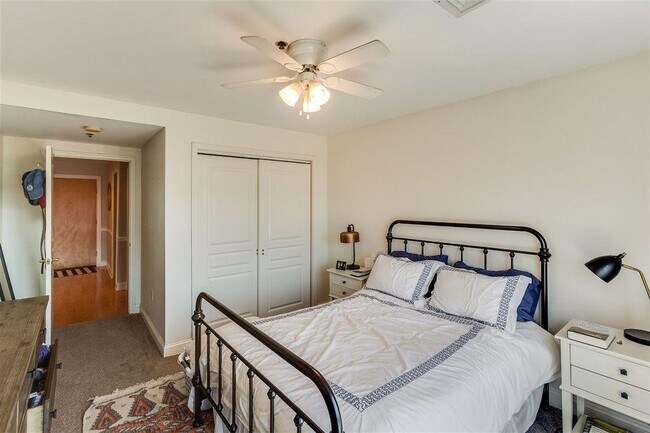 Building Photo - 711 Clinton St