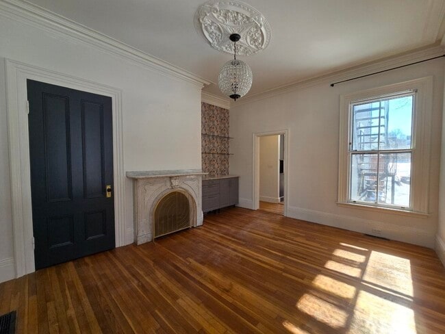 Building Photo - 26 Mather St