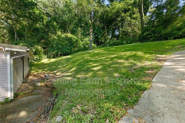 Building Photo - 1412 12th Ave