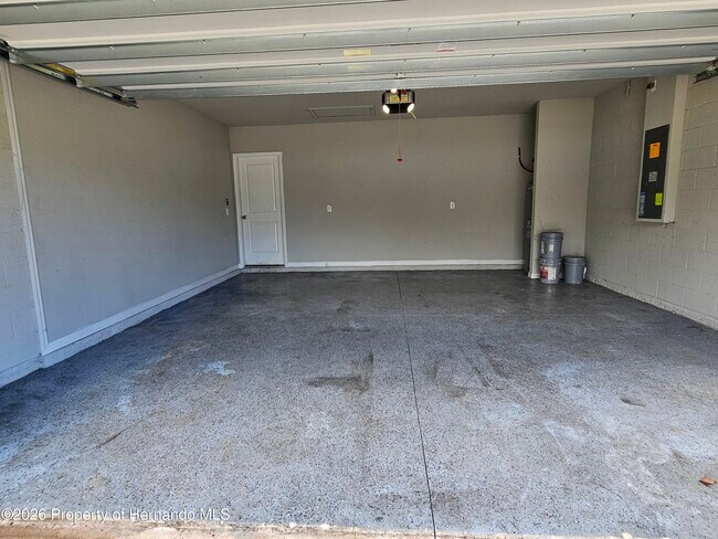 Building Photo - 2353 Glenridge Dr