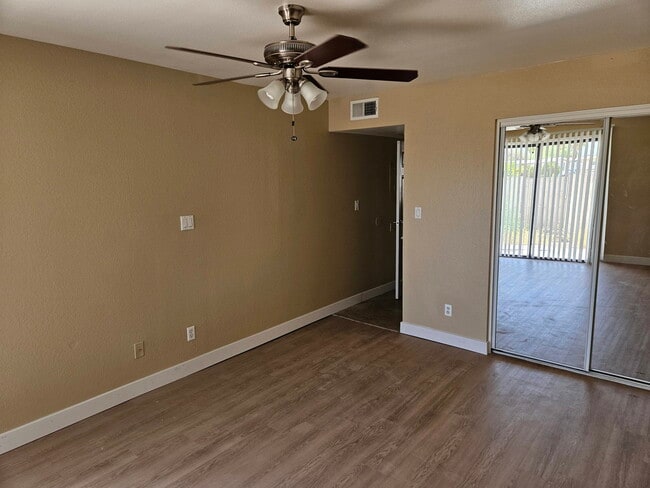 Building Photo - 835 N Granite Reef Rd