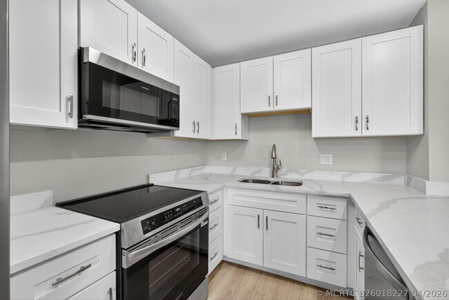 Building Photo - 42 Easthampton B