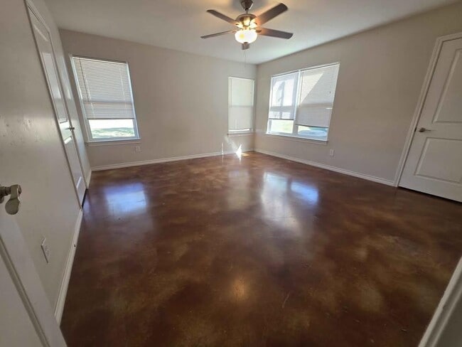 Building Photo - 511 Avenue K