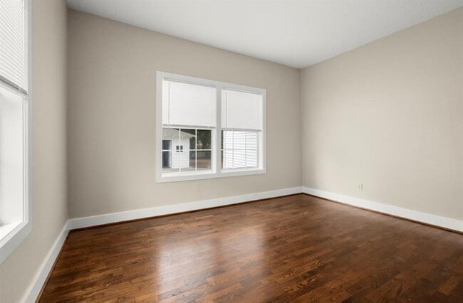 Building Photo - 304 Delmar St