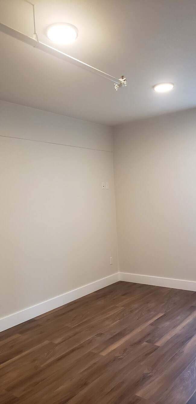 Building Photo - 109 Grand Ave