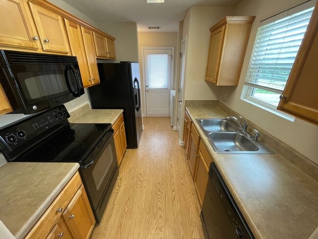 Building Photo - BRIDGEWATER HOME! PRE-LEASING FOR AUGUST 2026!