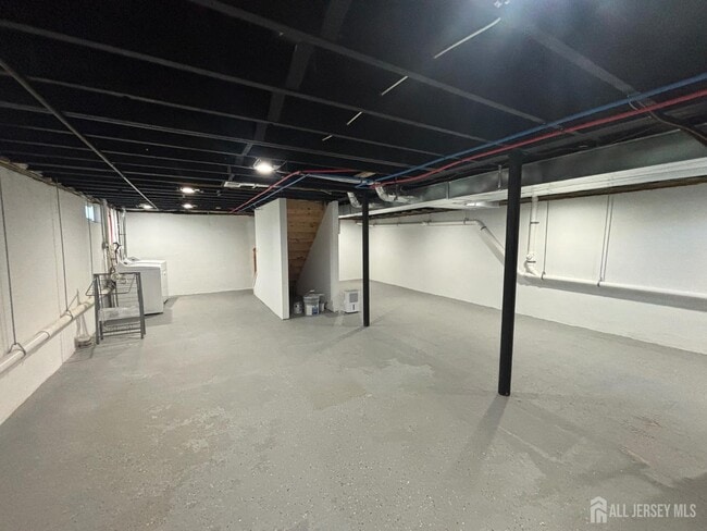 Building Photo - 800 Drake Ave