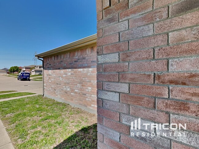 Building Photo - 6621 Swainson Trail