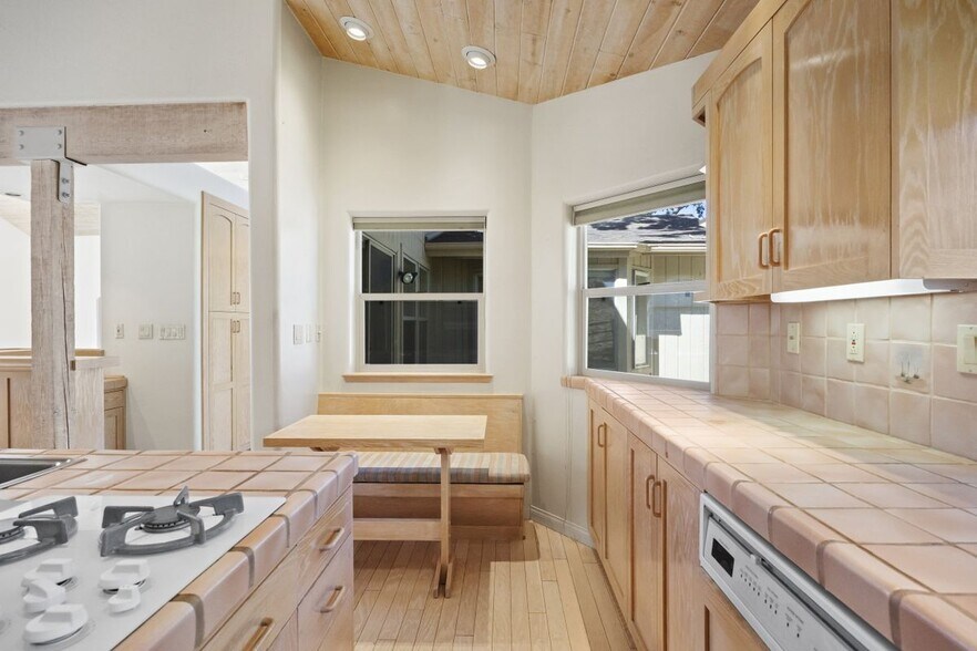 Building Photo - 29861 Greenwater Dr