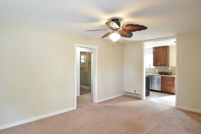 Building Photo - 1046 Fewtrell Dr