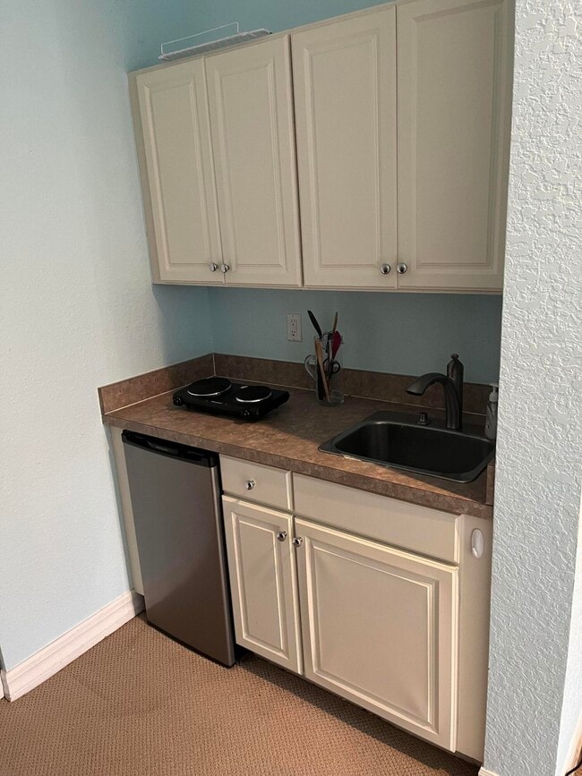 Building Photo - 138 Lismore Ln