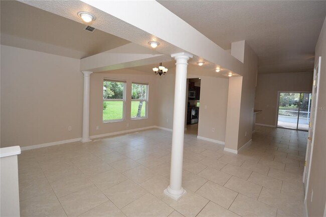 Building Photo - 56 Shinnecock Dr