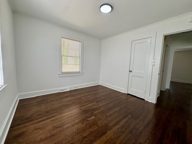 Building Photo - Renovated 2 bedroom 1 bathroom house ready...