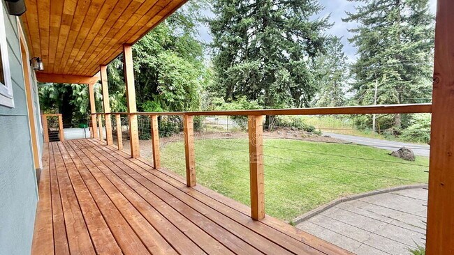 Building Photo - 5833 E Yellowstone Trail