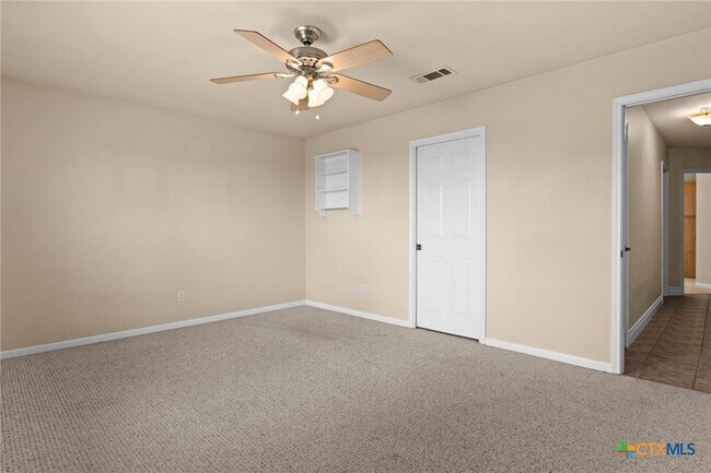 Building Photo - 336 Skyline Dr