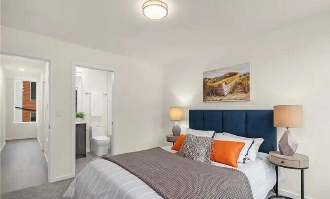 Building Photo - 13735 35th Ave NE