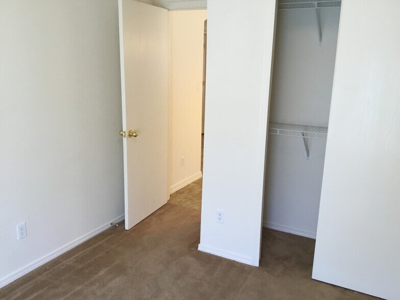 Building Photo - 1740 Sierra Norte Loop NE