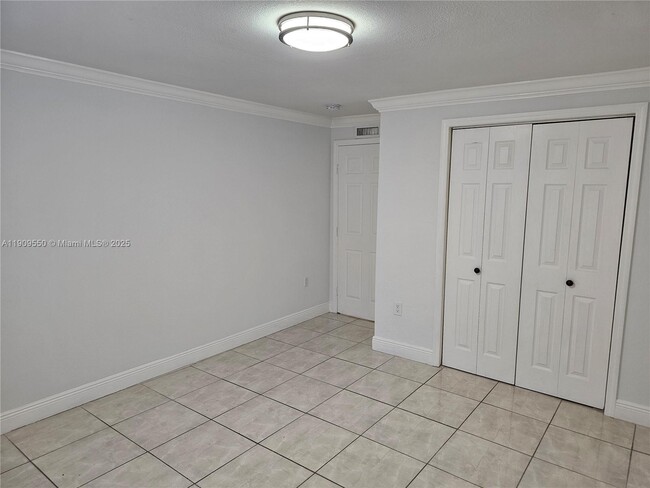 Building Photo - 651 SW 66th Ave