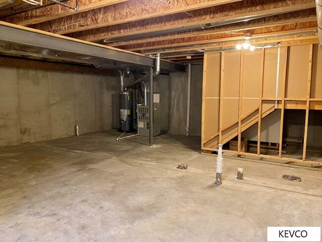 Building Photo - Bright, Comfortable Two Bedroom Townhouse!