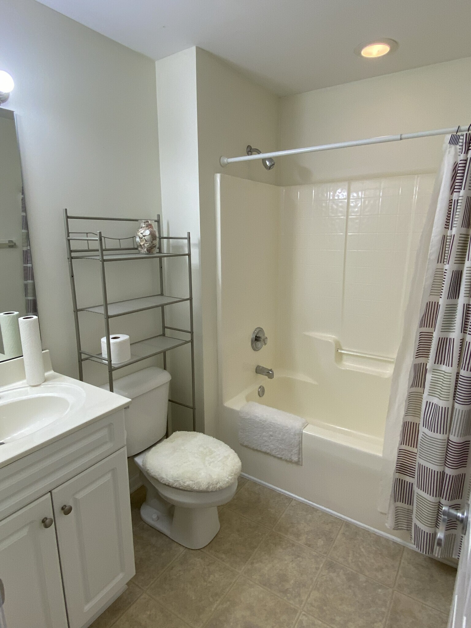 Building Photo - 1041 Bridgeport Way