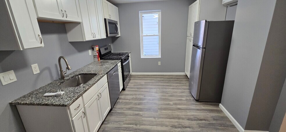 Building Photo - 46 Capitol St