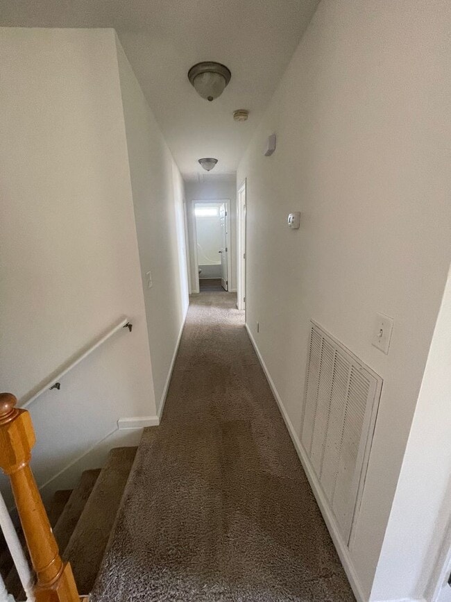Building Photo - 520 Hatch Trail