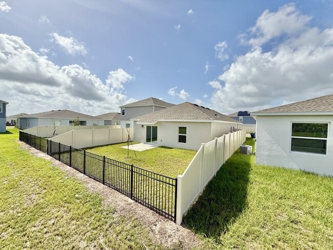Building Photo - 1240 Tyler Lp