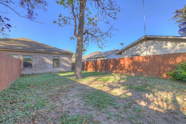 Building Photo - 388 E faust, B