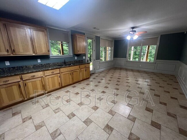 Building Photo - 168 Timberlake Dr