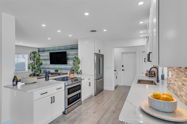 Building Photo - 3108 NE 42nd Ct