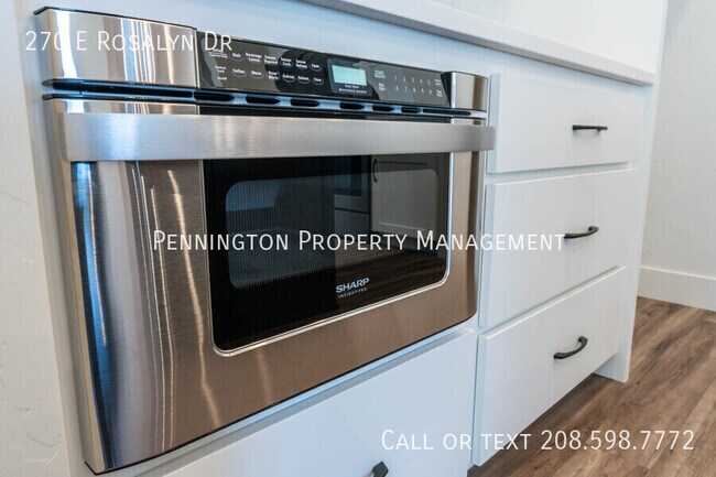 Building Photo - 270 E Rosalyn Dr