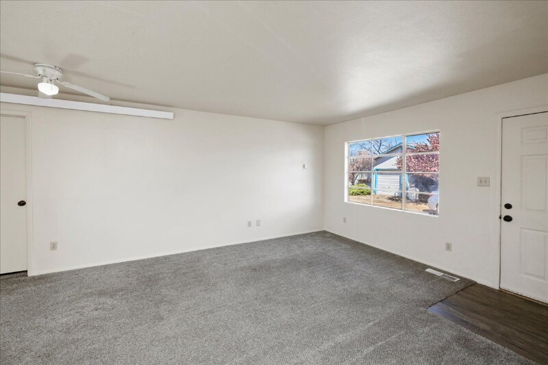 Building Photo - 8849 Len Ct