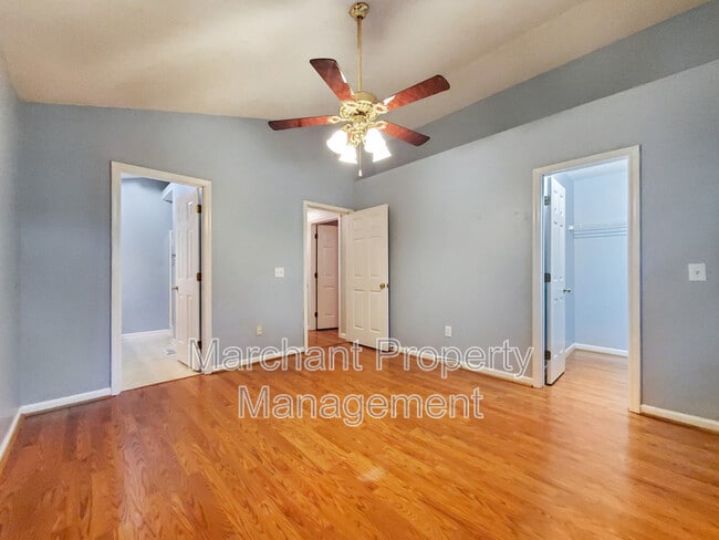 Building Photo - 237 Oak Valley Dr