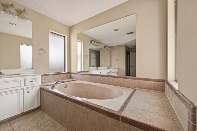 Building Photo - 14703 Stanbridge Dr