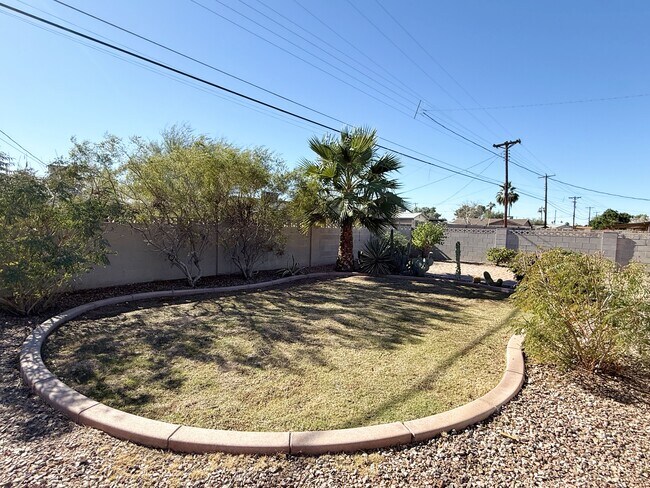 Building Photo - 7413 E Roosevelt St