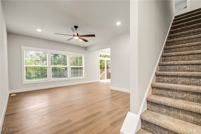 Building Photo - 300 N Bissell Rd