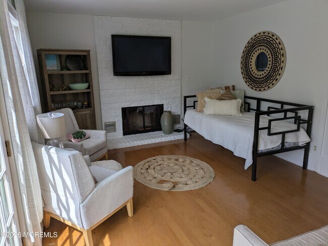 Building Photo - 2113 Edgewood Pl