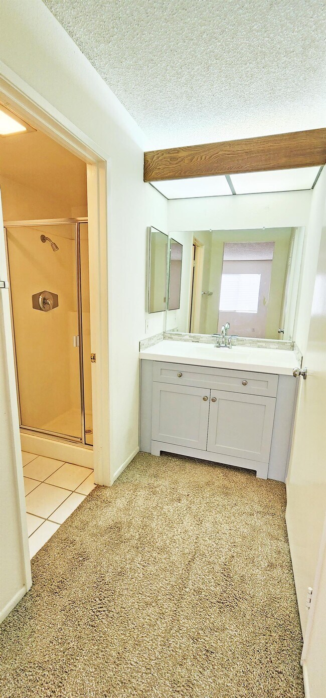 Building Photo - 18085 Sundowner Way