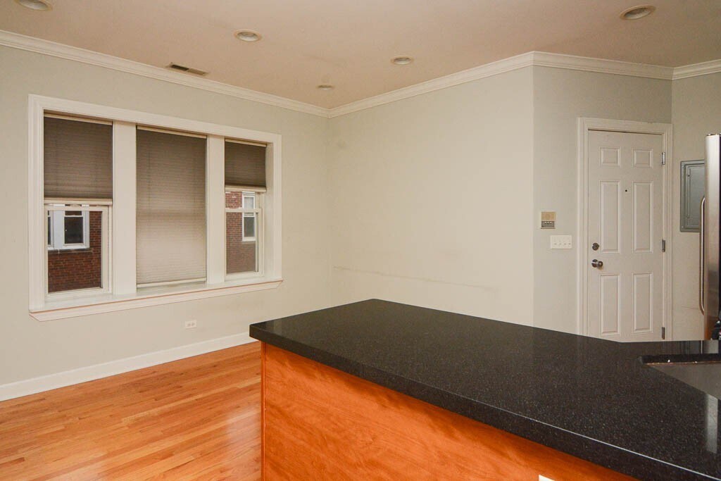 Building Photo - 3251 N Clifton Ave