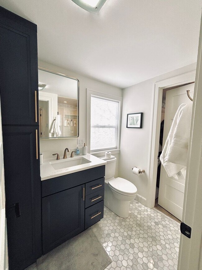 Building Photo - 7713 Knoll St